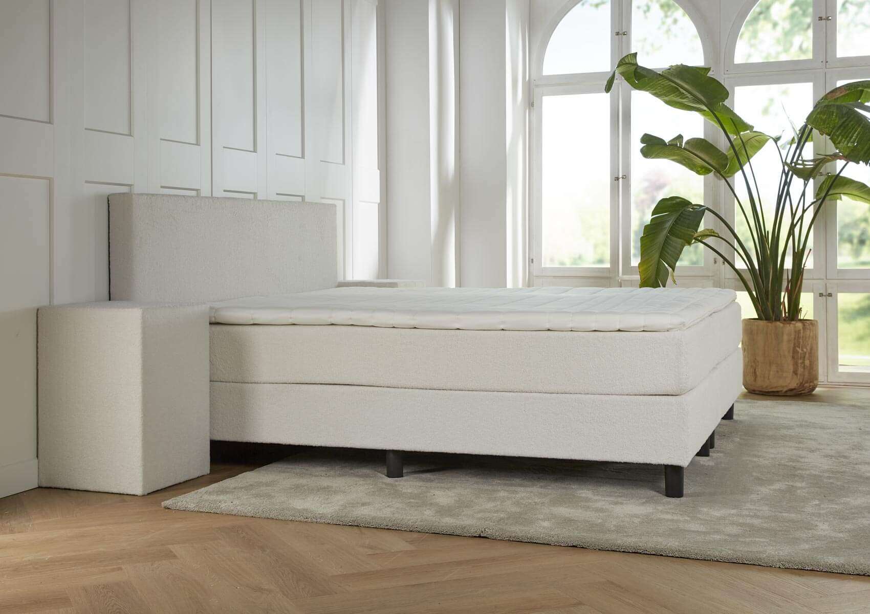 teddy boxspring Udine met hoofdbord